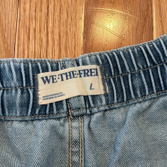 FREE PEOPLE WE THE FREE WOMENS OSLO PULL ON JEANS BAGGY FIT LIGHT WASH SZ LARGE - Picture 8 of 9